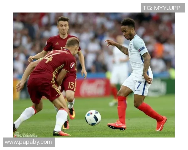 掌握V字过人技巧提升突破能力,足球场上独步风采尽显 掌握V字过人技巧提升突破能力,足球场上独步风采尽显