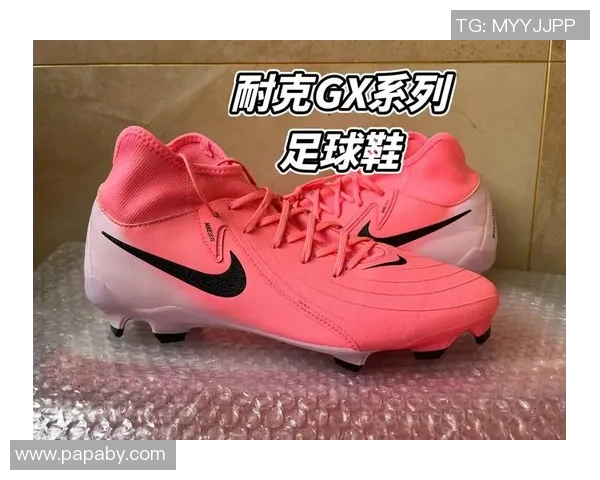 球星亲自赠送足球鞋背后的真相与影响分析