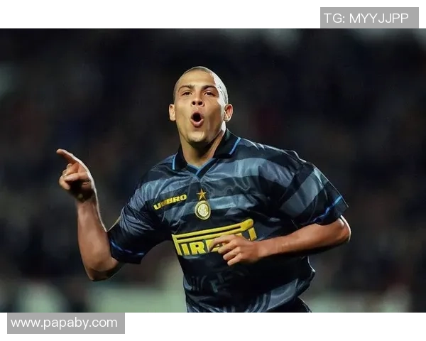 全球足球明星排名前十盘点 探讨足坛现役顶尖球员的影响力与成就 全球足球明星排名前十盘点 探讨足坛现役顶尖球员的影响力与成就