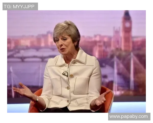 足球巨星崛起之路:从默默无闻到全球瞩目的传奇成长历程 足球巨星崛起之路:从默默无闻到全球瞩目的传奇成长历程