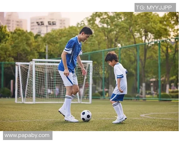 足球巨星儿子们的搞笑瞬间集锦 父子默契与趣事全记录 足球巨星儿子们的搞笑瞬间集锦 父子默契与趣事全记录